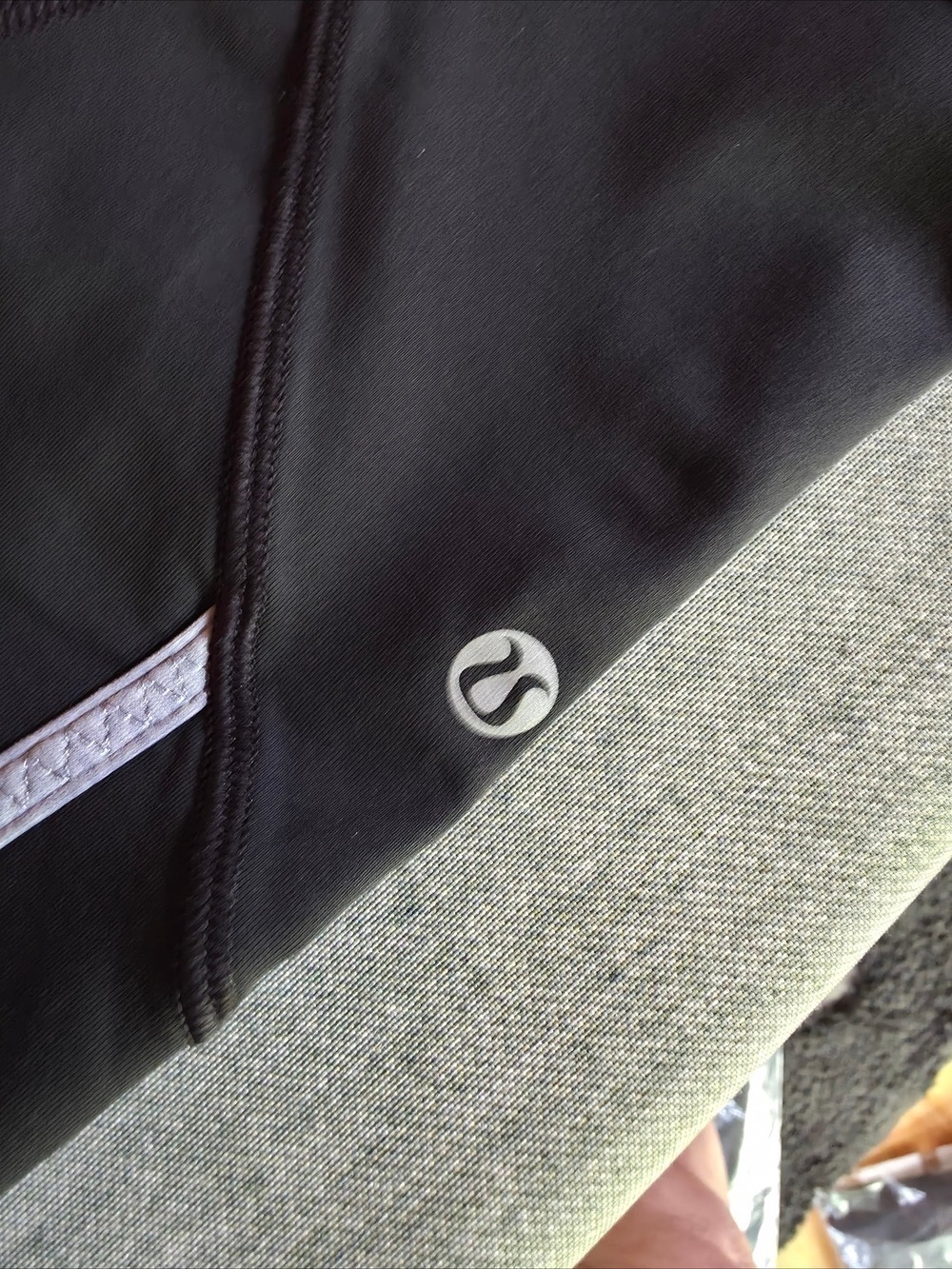 Lululemon Black Gray Capri Athletic Leggings Size 6 #YLEG14 - Picture 11 of 13